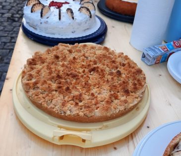 Kuchenverkauf für unser Vereinsprojekt Kinderpatenschaften