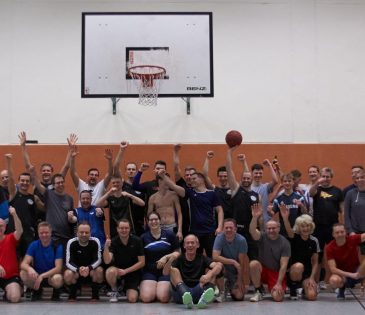 Volleyball, Basketball & Tischtennis: Knapp 800 Euro für den guten Zweck